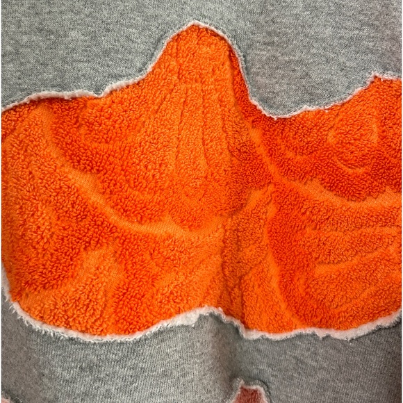 Upcycled handmade  sweatshirt with vintage towel inlay. - Picture 6 of 7